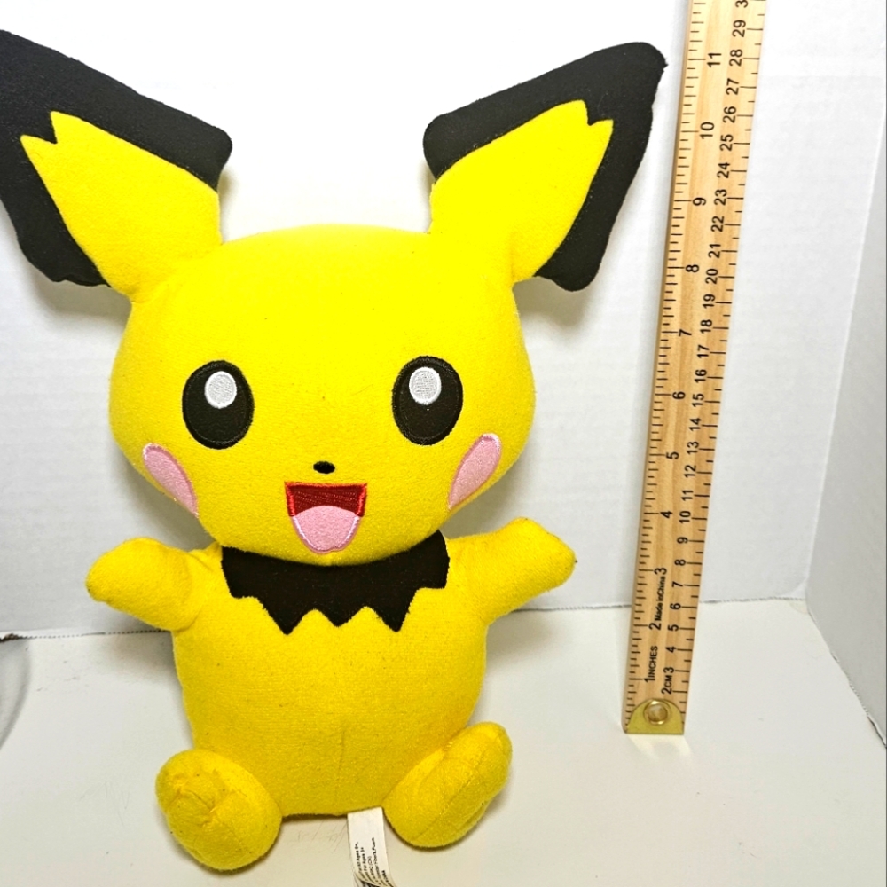 Pokémon Pichu Plush 11" Like New
